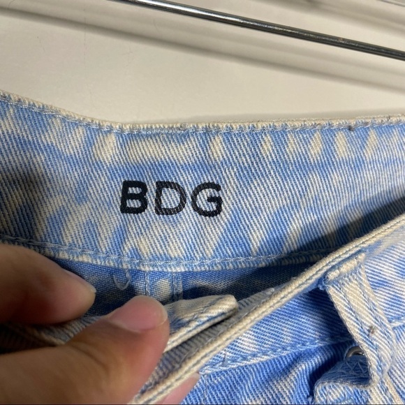 BDG Blue Jean Distressed Shorts 27 - Picture 3 of 7